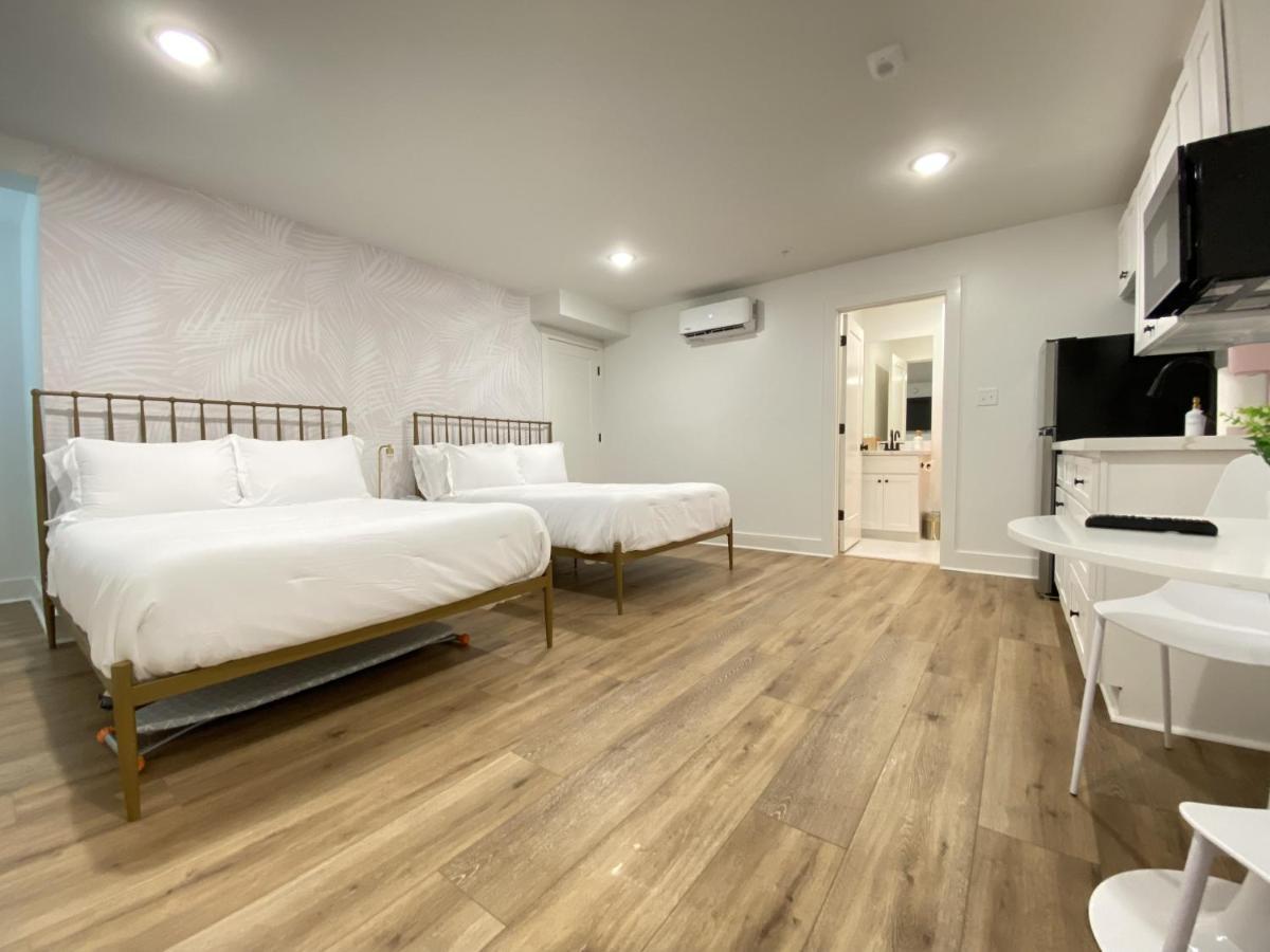 Tropical Springs Studio Apartment Two Queen Beds กาลเวสตัน ภายนอก รูปภาพ
