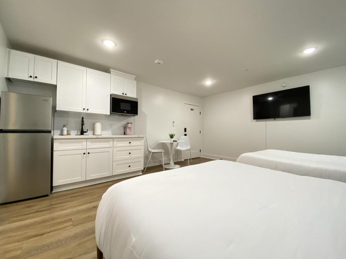 Tropical Springs Studio Apartment Two Queen Beds กาลเวสตัน ภายนอก รูปภาพ